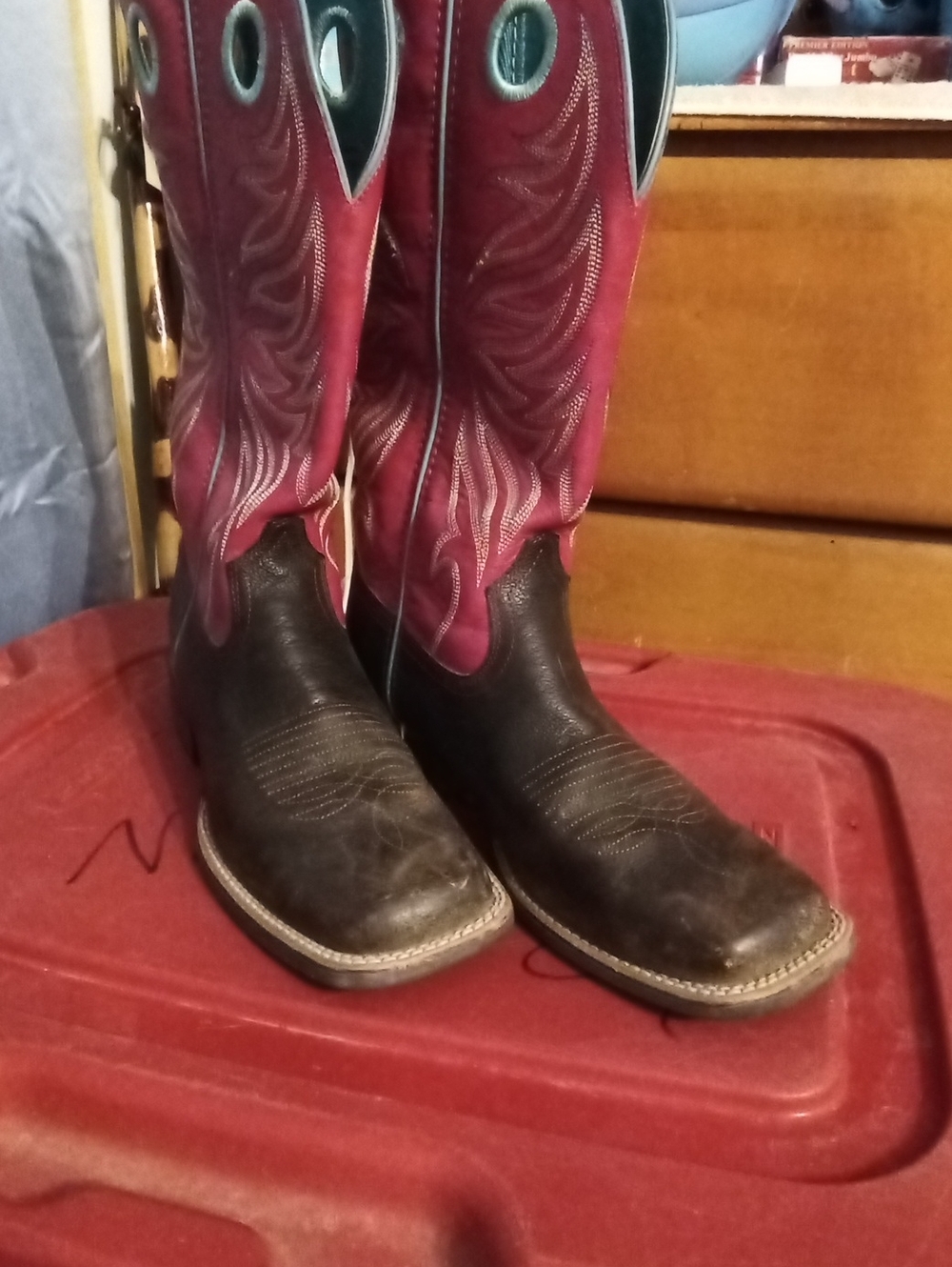 Ariat Black Foot with Burgundy Shaft Western Cowboy Boots 8B